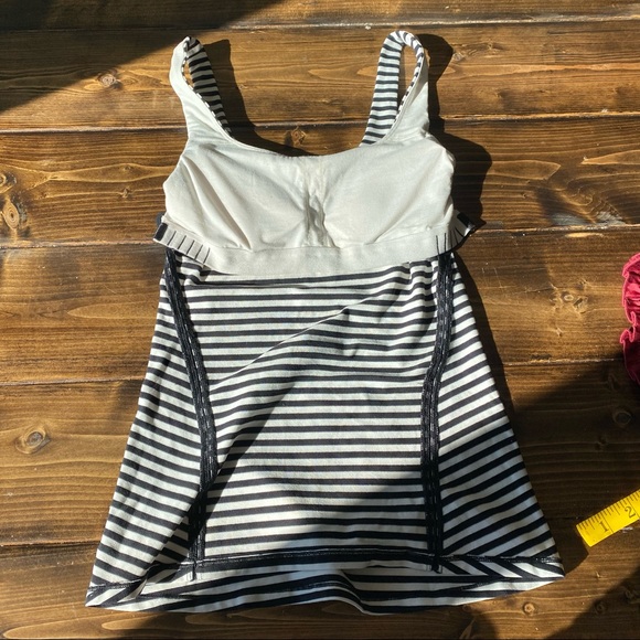 lululemon striped amala tank top size 4 - Picture 8 of 11